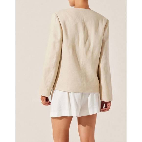 NEW ASTR dannika blazer in natural - Picture 2 of 3